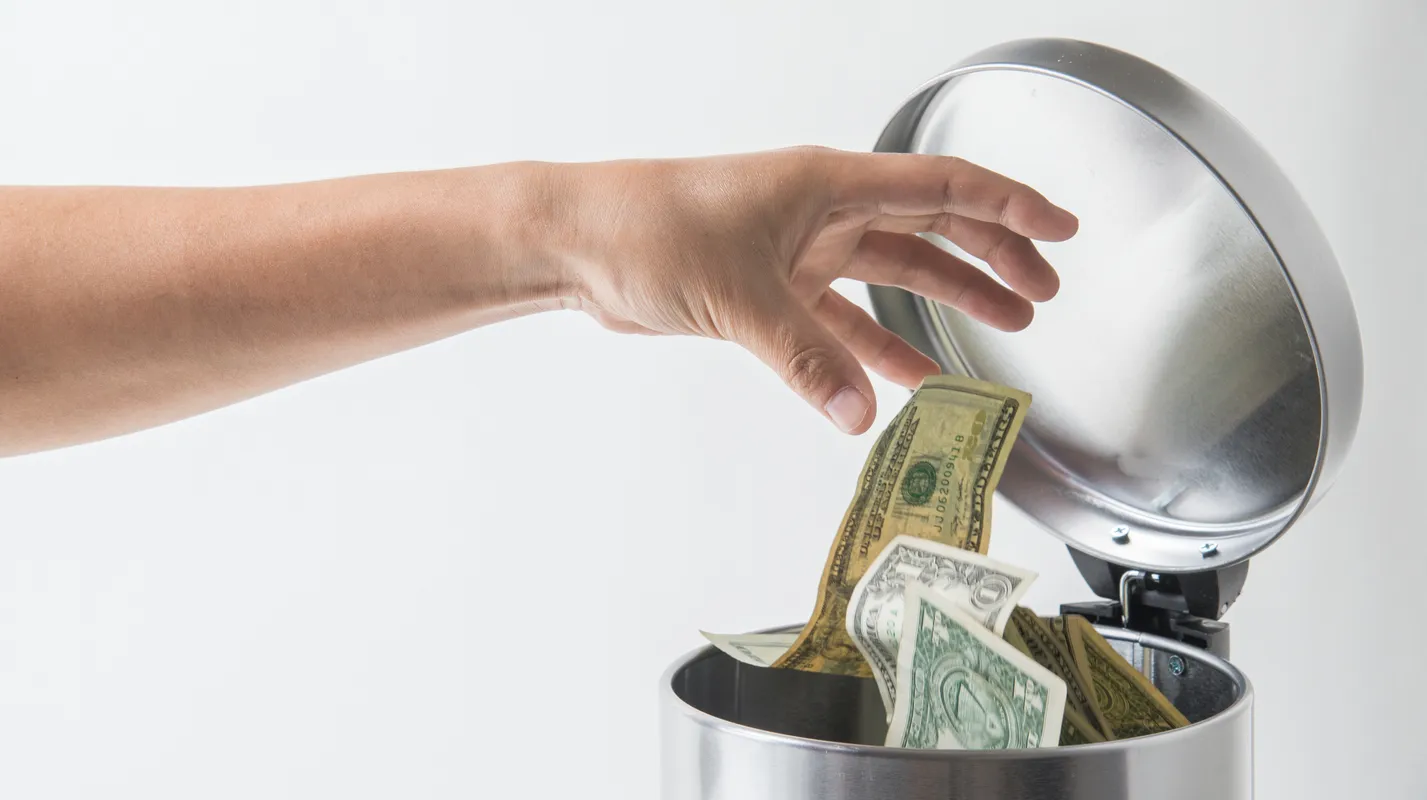 16 привычек бедных | moneypapa